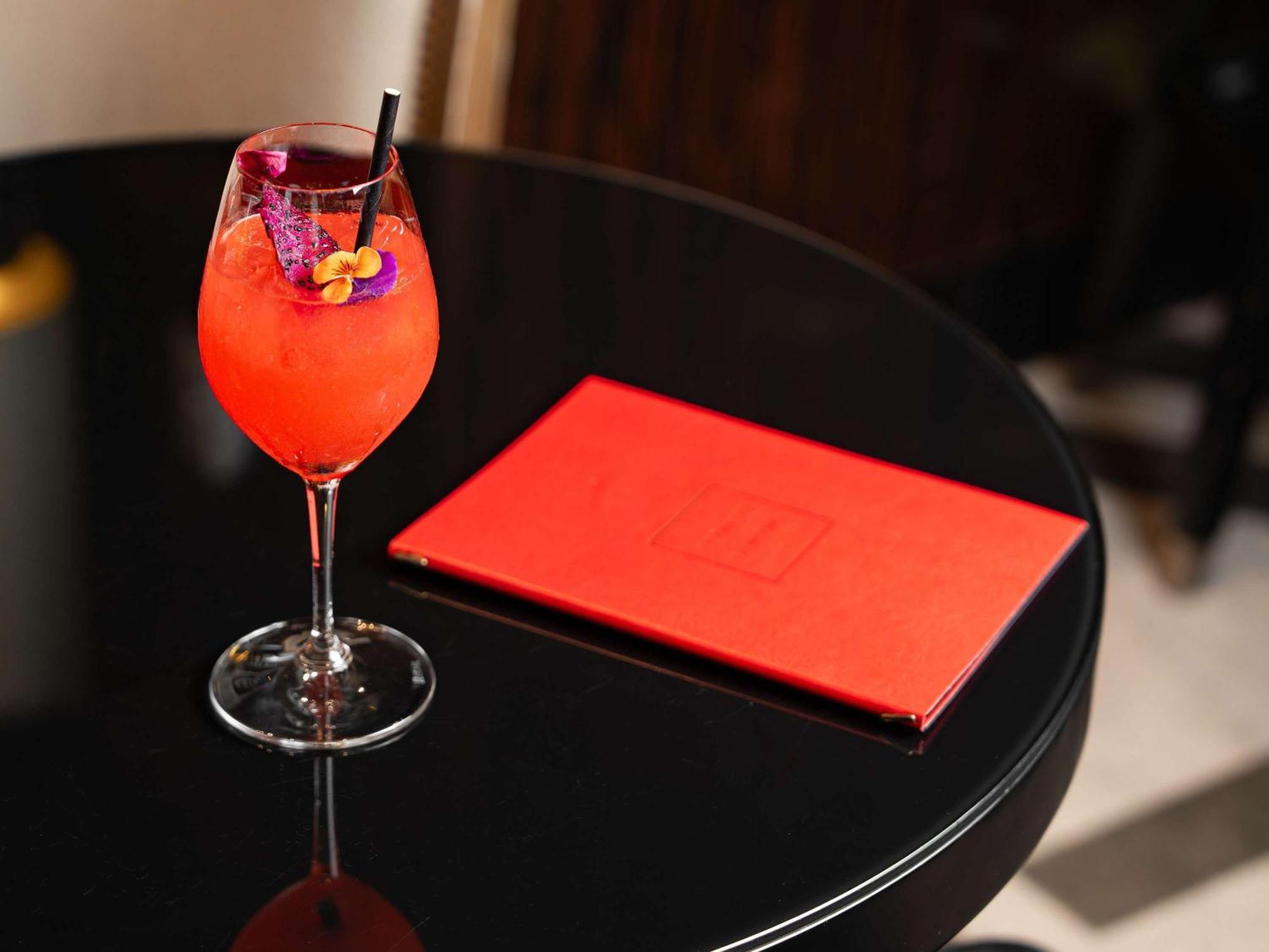 Отель Sofitel Paris Le Faubourg Экстерьер фото